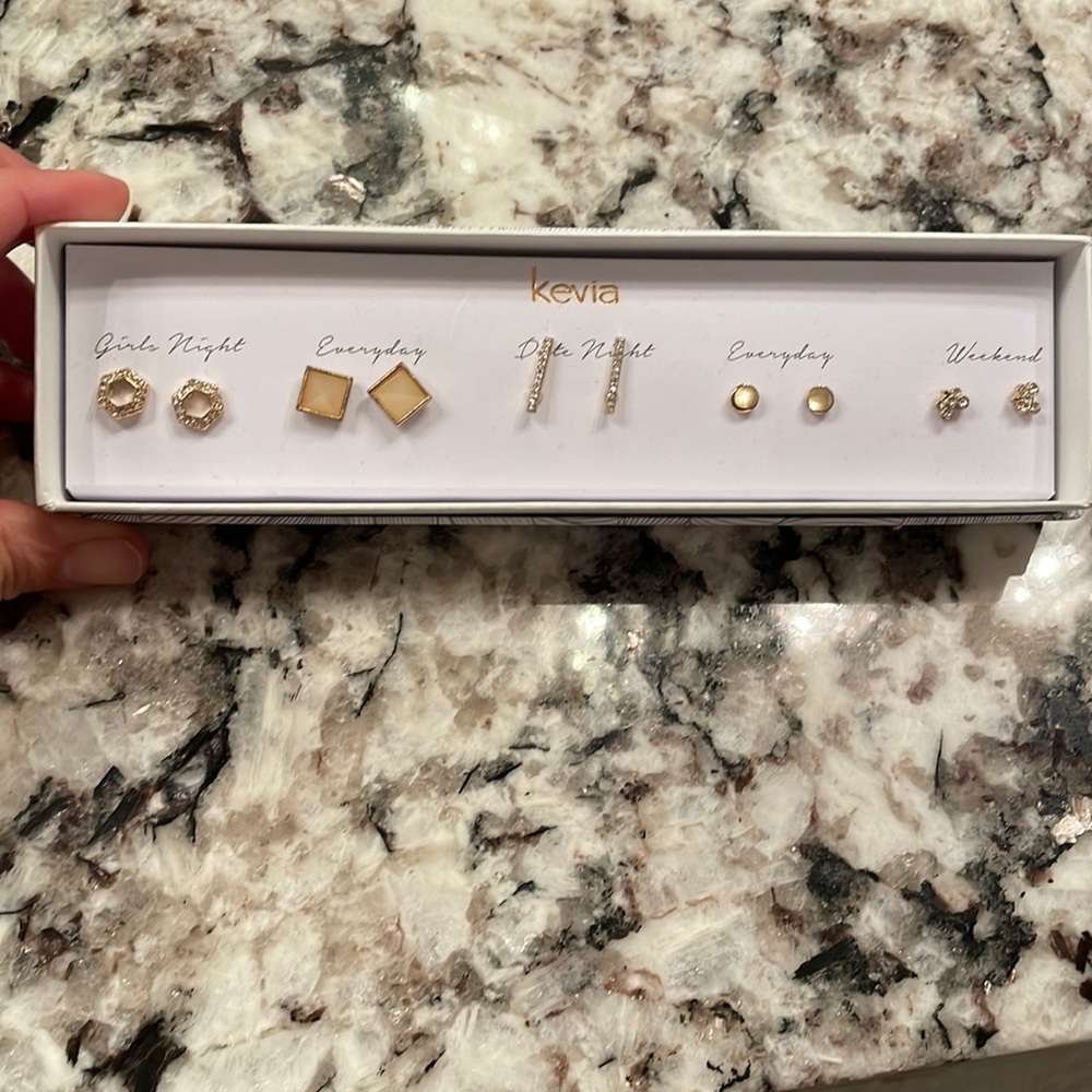 Kevia box set.